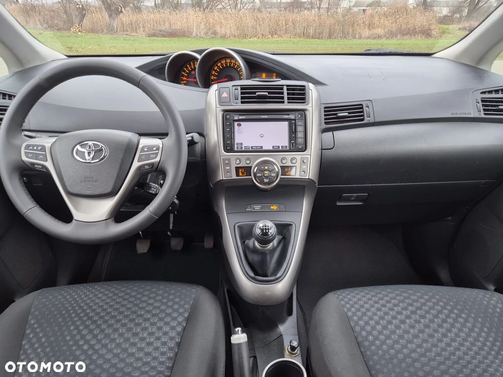 Toyota Verso 1.8 Prestige EU5 - 5