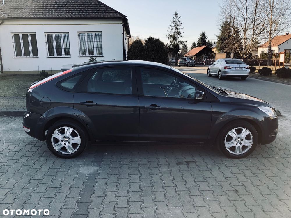 Ford Focus 1.6 Ghia - 10