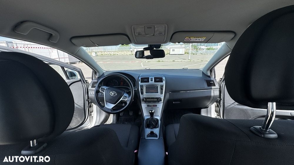 Toyota Avensis 2.0 D-4D Executive - 3