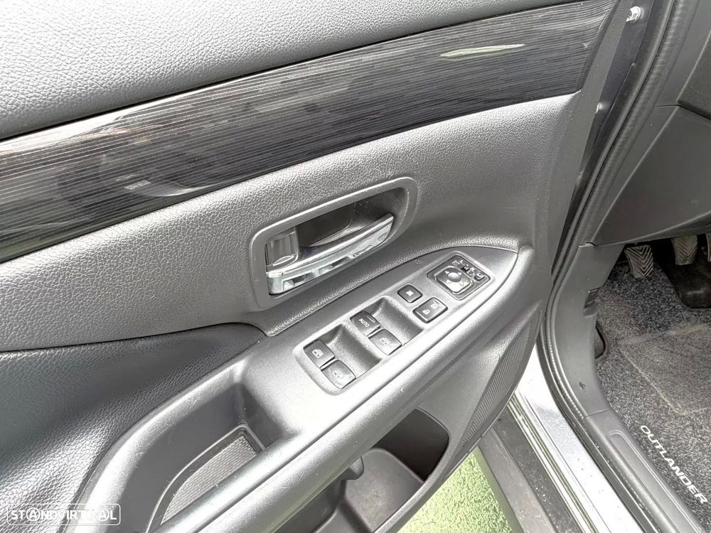 Mitsubishi Outlander 2.2 DI-D Instyle Navi - 8