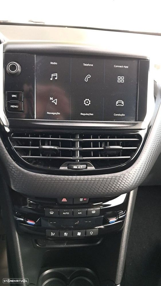 Peugeot 2008 1.5 BlueHDi Signature - 23