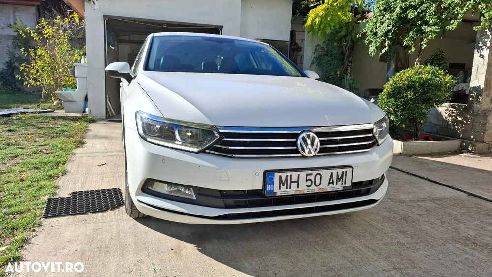 Volkswagen Passat - 1