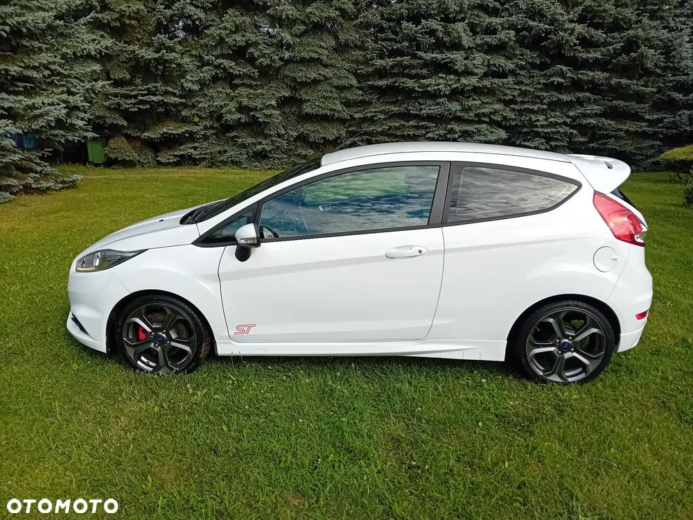 Ford Fiesta 1.6 EcoBoost mit Leder-Sport-Paket ST - 13