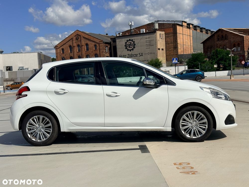 Peugeot 208 1.2 PureTech Allure S&S - 8