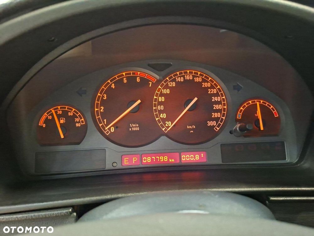 BMW Seria 8 - 15