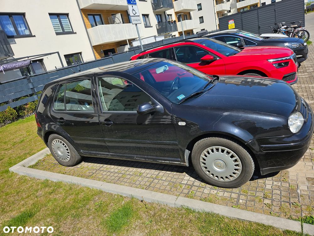 Volkswagen Golf - 2