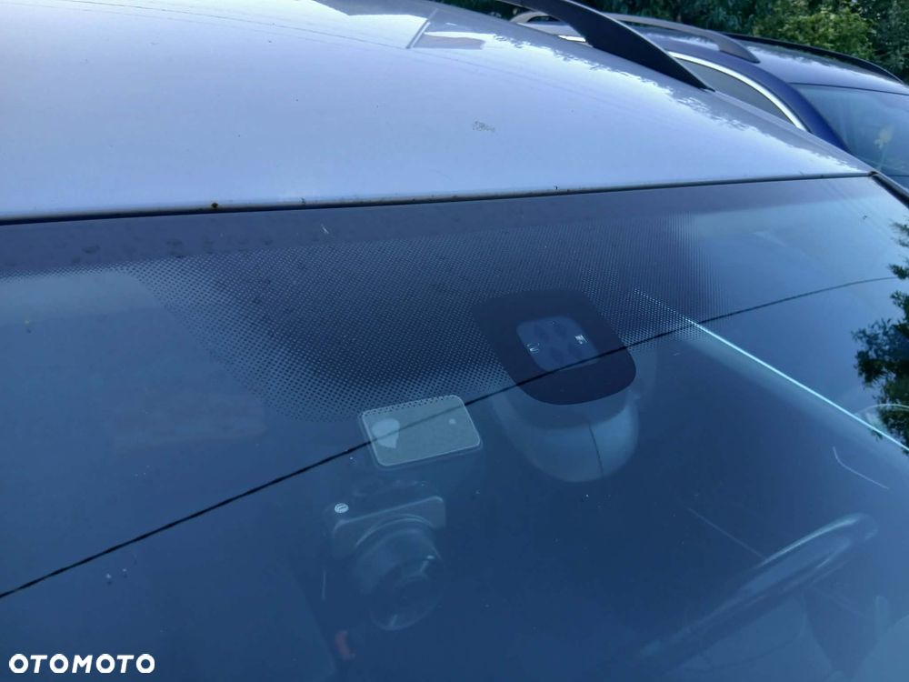 Volkswagen Passat 2.0 TDI Comfortline - 11