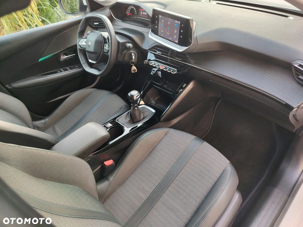 Peugeot 208 - 20