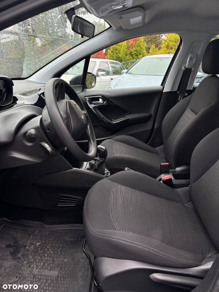 Peugeot 208 1.2 PureTech Active - 11