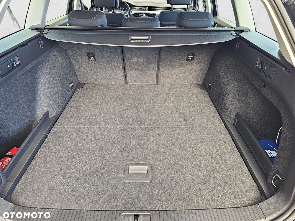Volkswagen Passat - 21