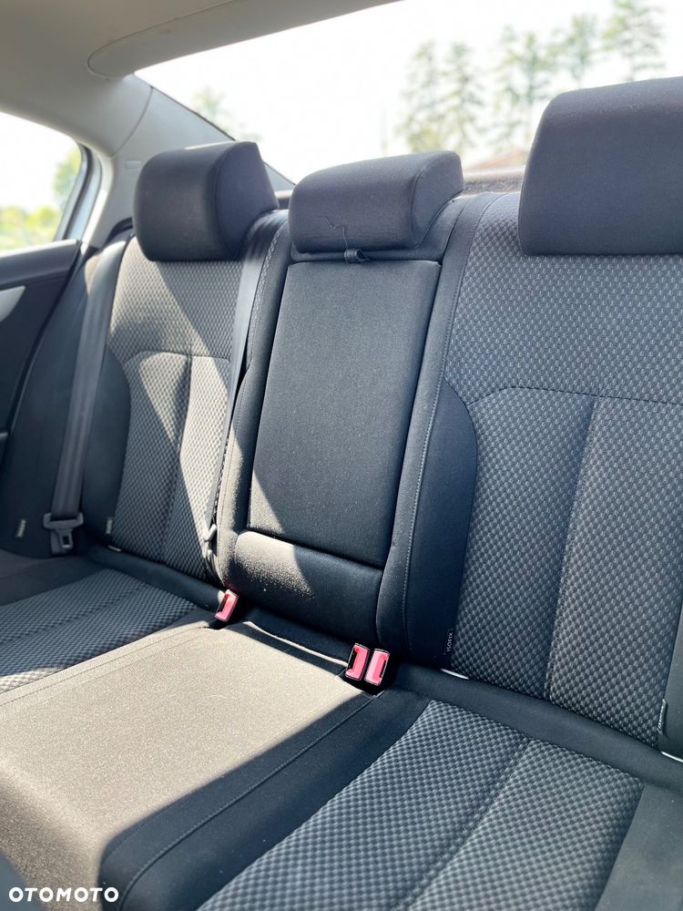 Volkswagen Passat 1.8 TSI Comfortline - 28