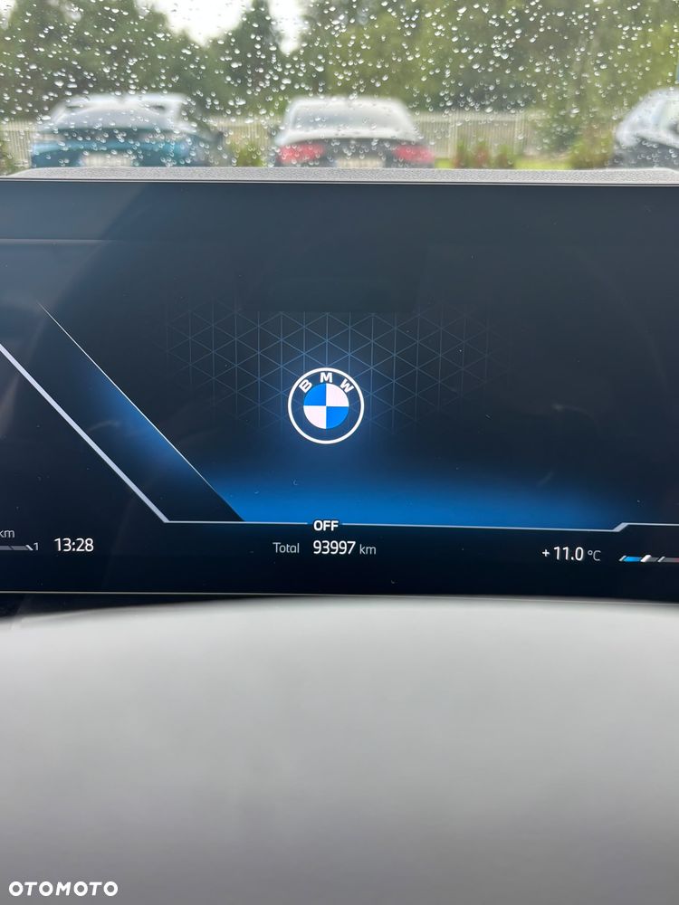 BMW Seria 3 2023 photo 2
