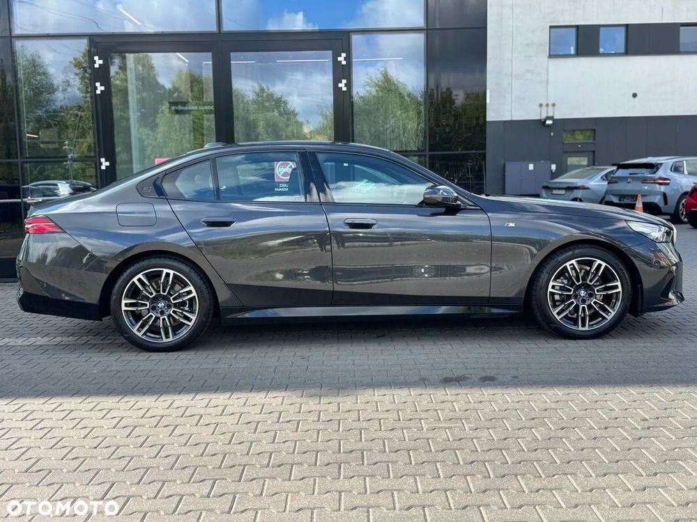 BMW Seria 5 520d xDrive mHEV M Sport - 8