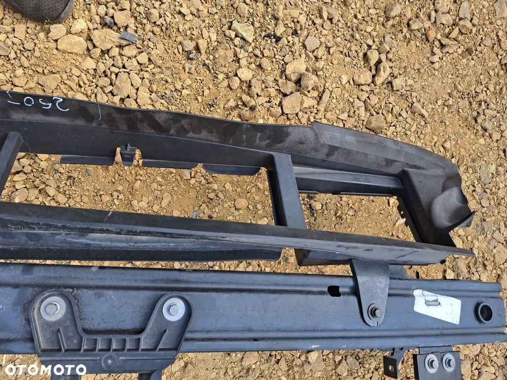 Renault Megane IV wlot powietrza kierownica powietrza - 3