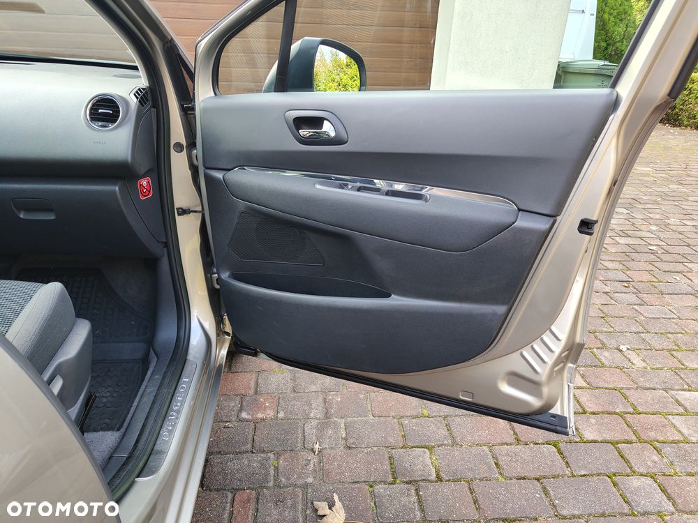 Peugeot 5008 - 21