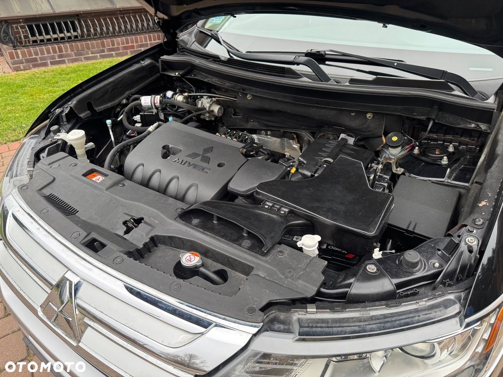 Mitsubishi Outlander 2.4 4WD CVT Intense - 22