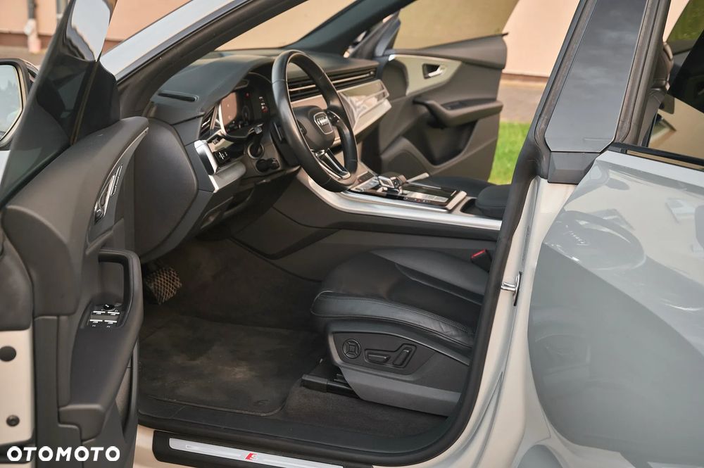 Audi Q8 - 24