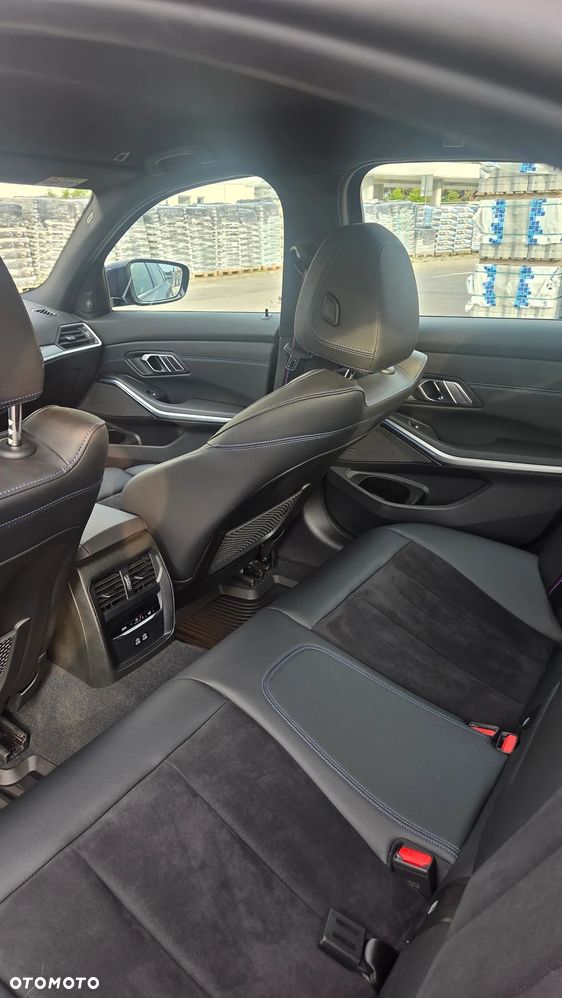 BMW Seria 3 330e xDrive M Sport sport - 11