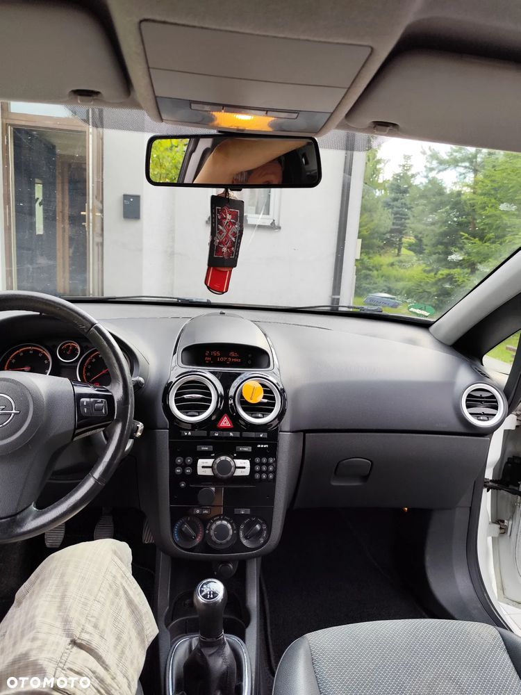 Opel Corsa 1.4 16V - 11