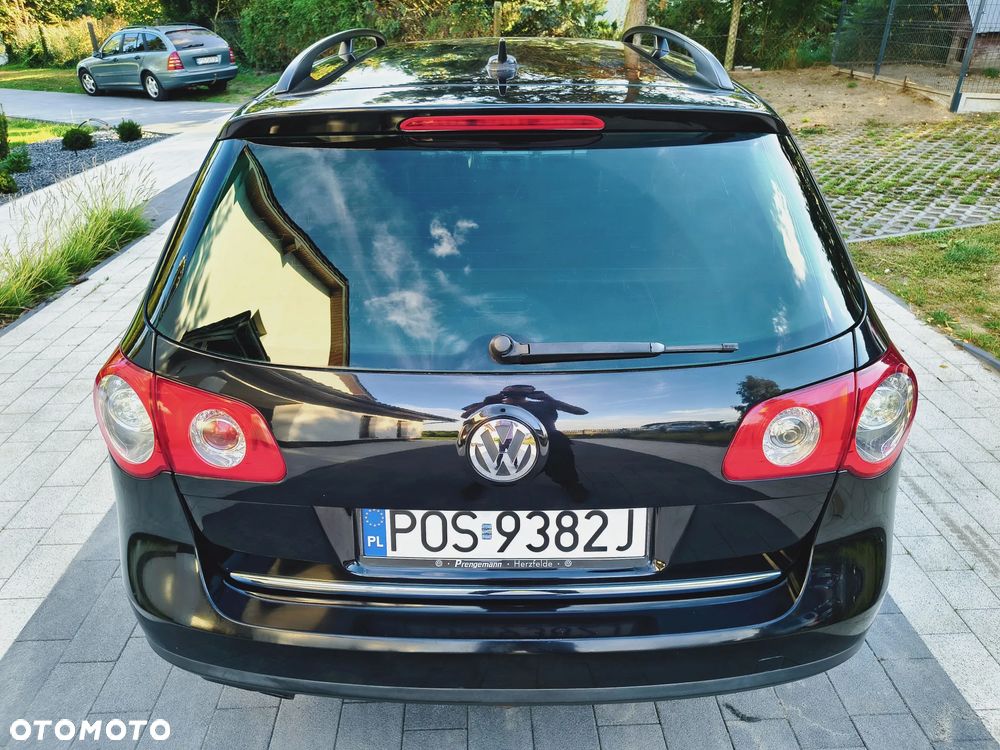 Volkswagen Passat 2.0 TDI Trendline - 16