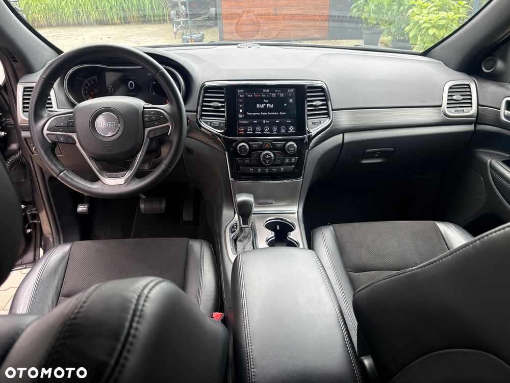 Jeep Grand Cherokee - 14