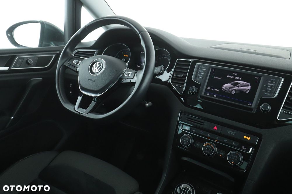 Volkswagen Golf - 24