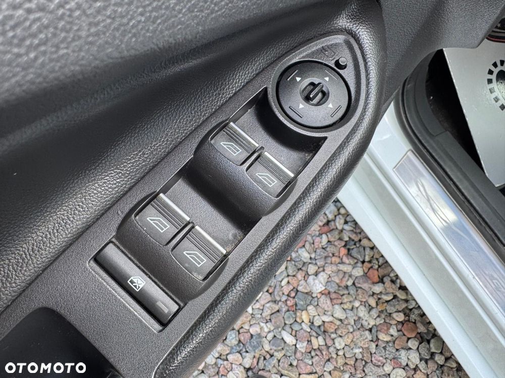 Ford Kuga 2.0 TDCi 2x4 Individual - 30