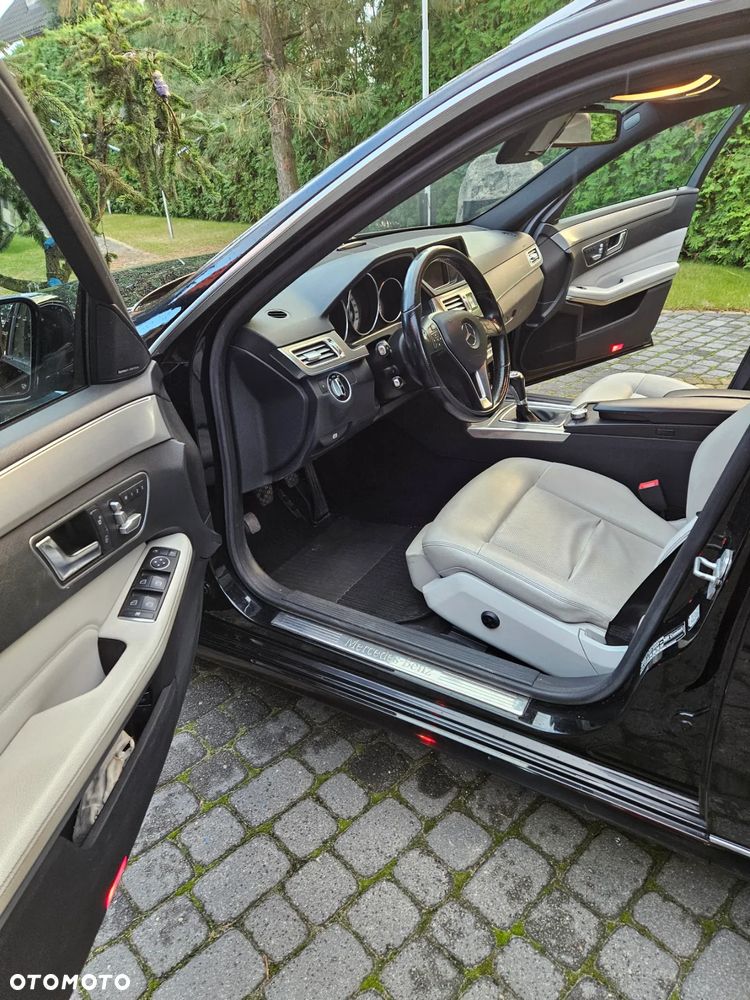 Mercedes-Benz Klasa E 220 CDI DPF BlueEFFICIENCY Elegance - 9