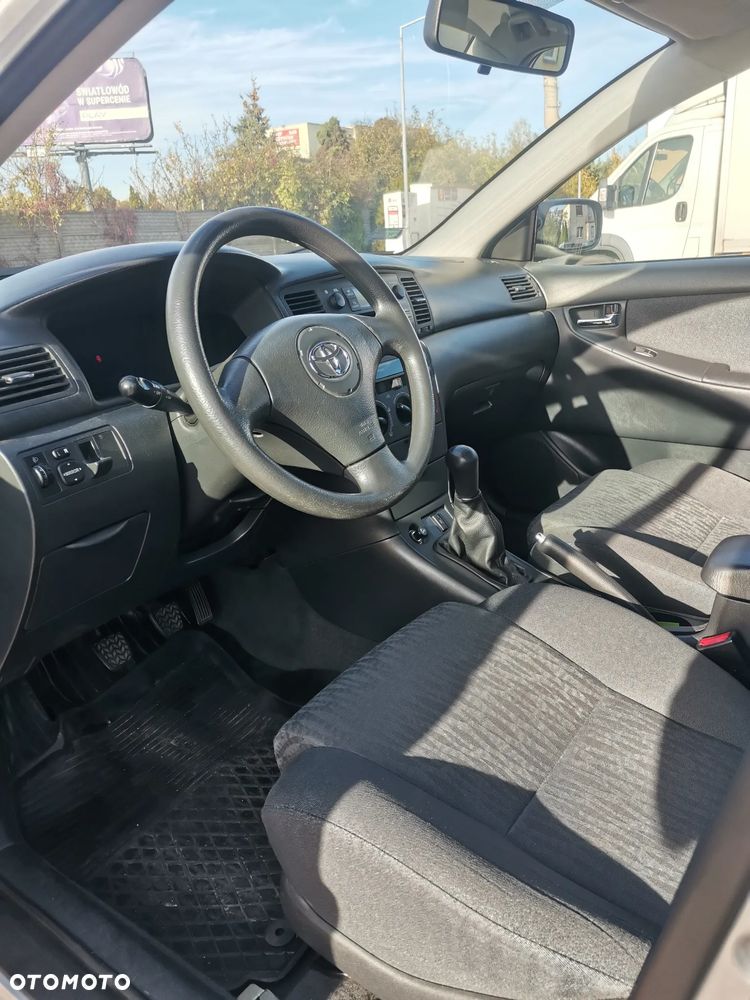 Toyota Corolla - 13