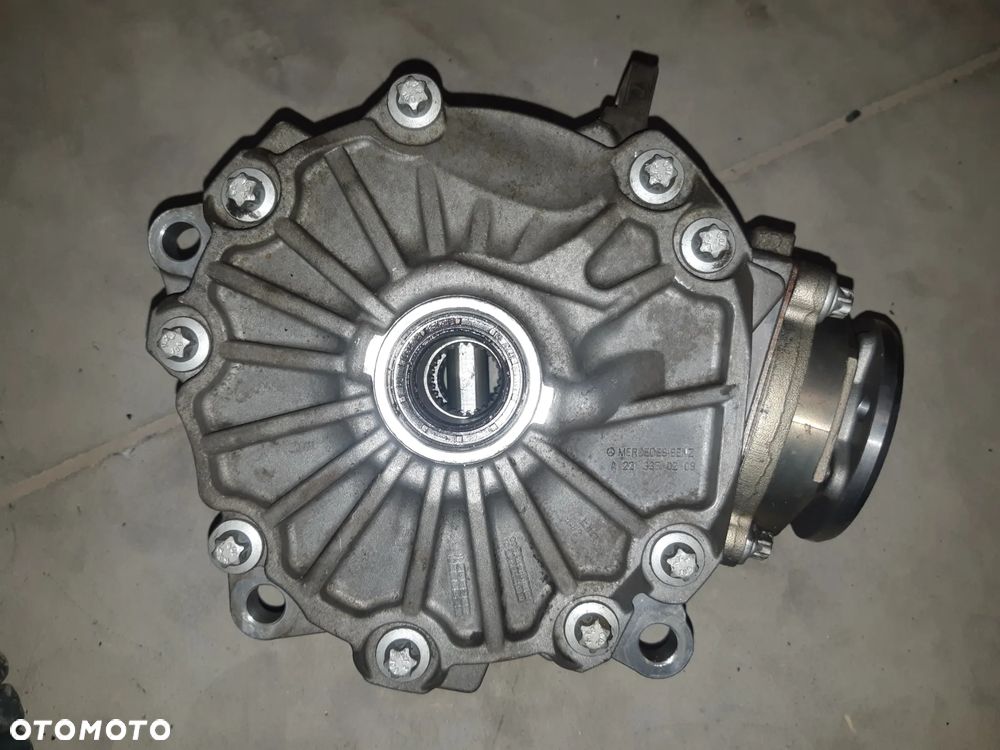 MOST PRZEDNI DYFER Mercedes GLC 2213301602 43/15 2.87 - 1