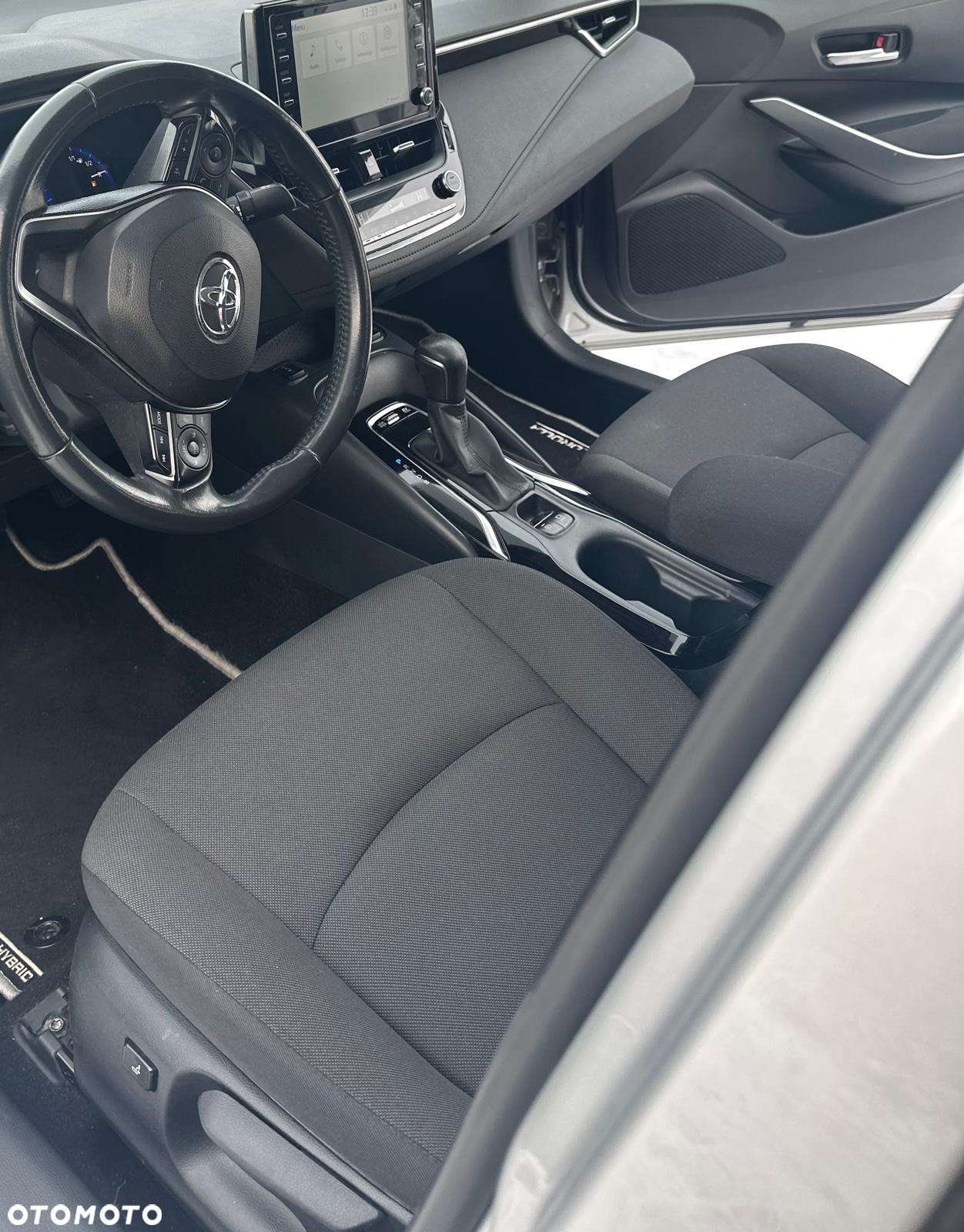 Toyota Corolla 1.8 Hybrid Comfort - 27