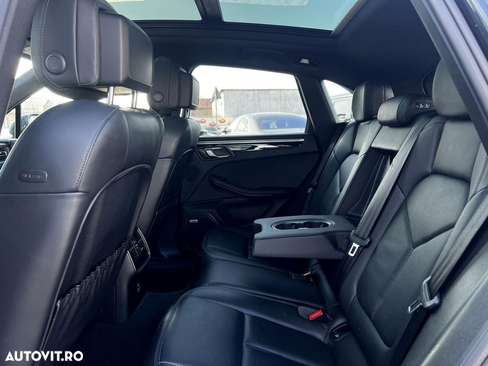Porsche Macan - 32