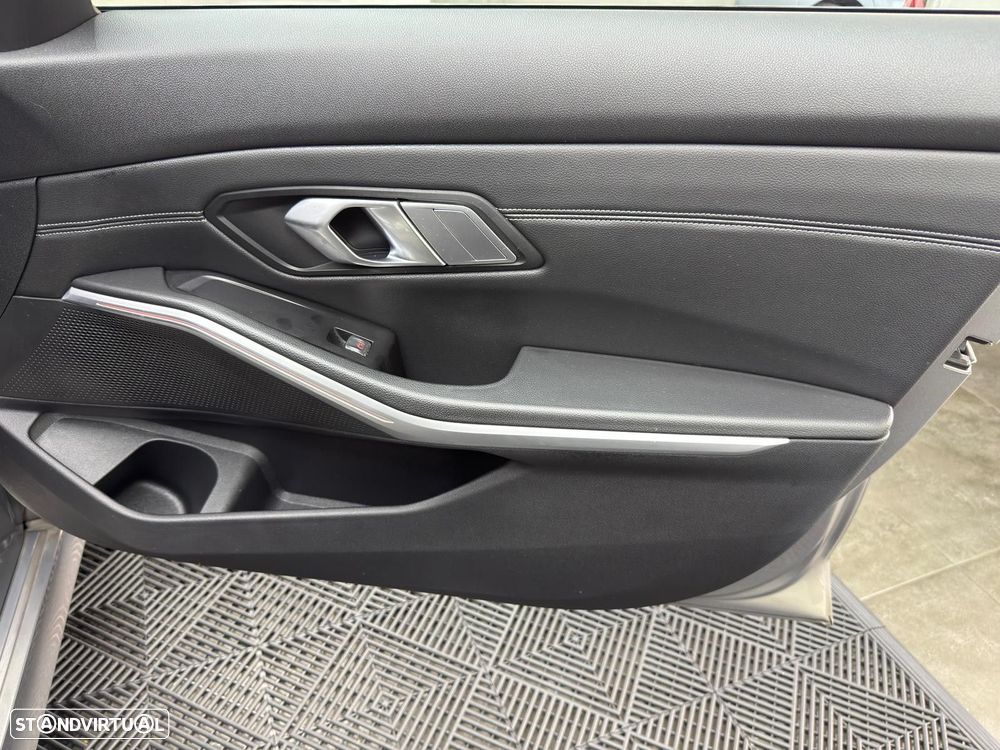 BMW 320 d xDrive Line Sport Shadow Auto - 36