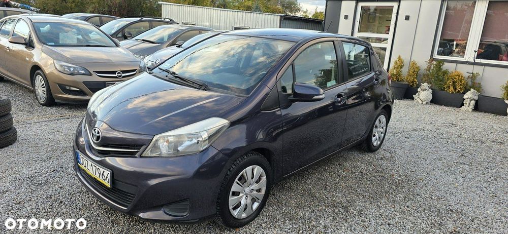 Toyota Yaris - 10