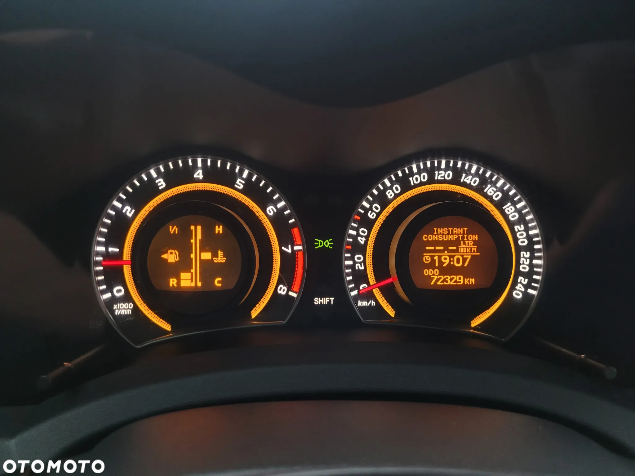 Toyota Auris 1.6 Premium + - 16