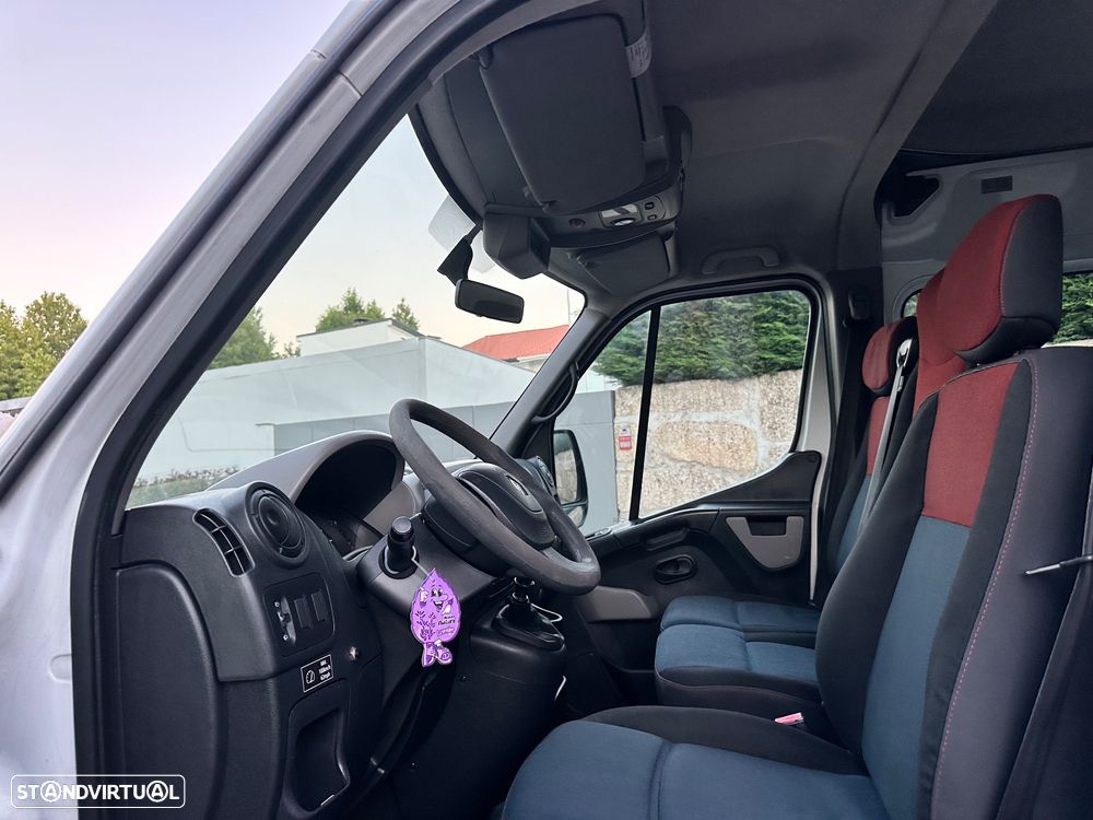 Renault Master 17 Lugares - 33