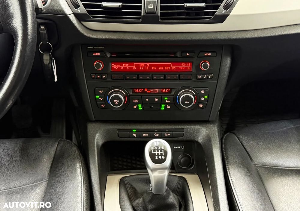 BMW X1 xDrive18d Sport Line - 8