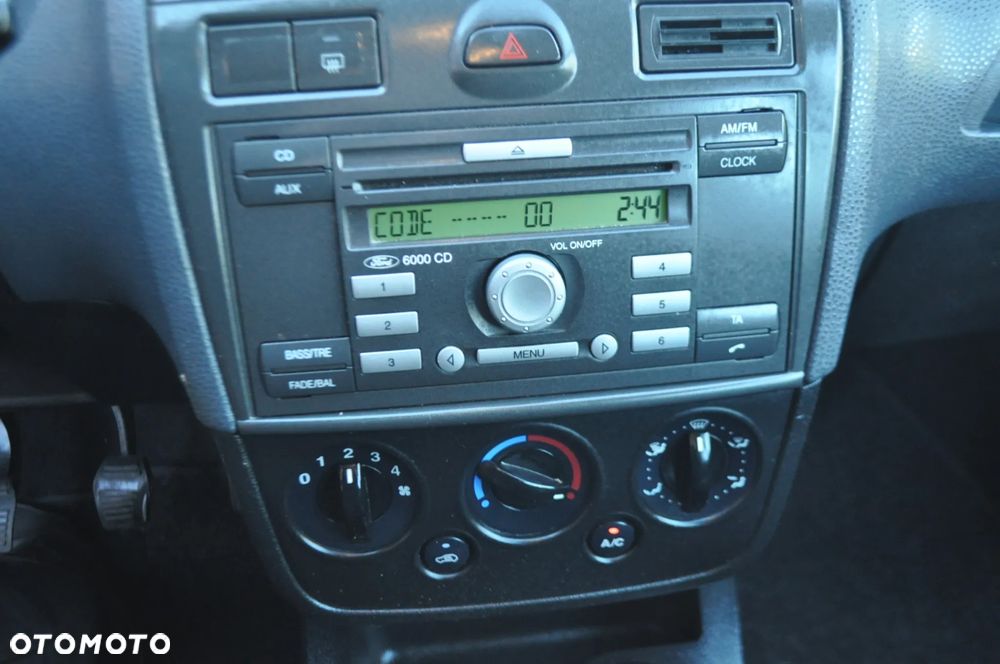 Ford Fiesta 1.3 Ambiente - 14