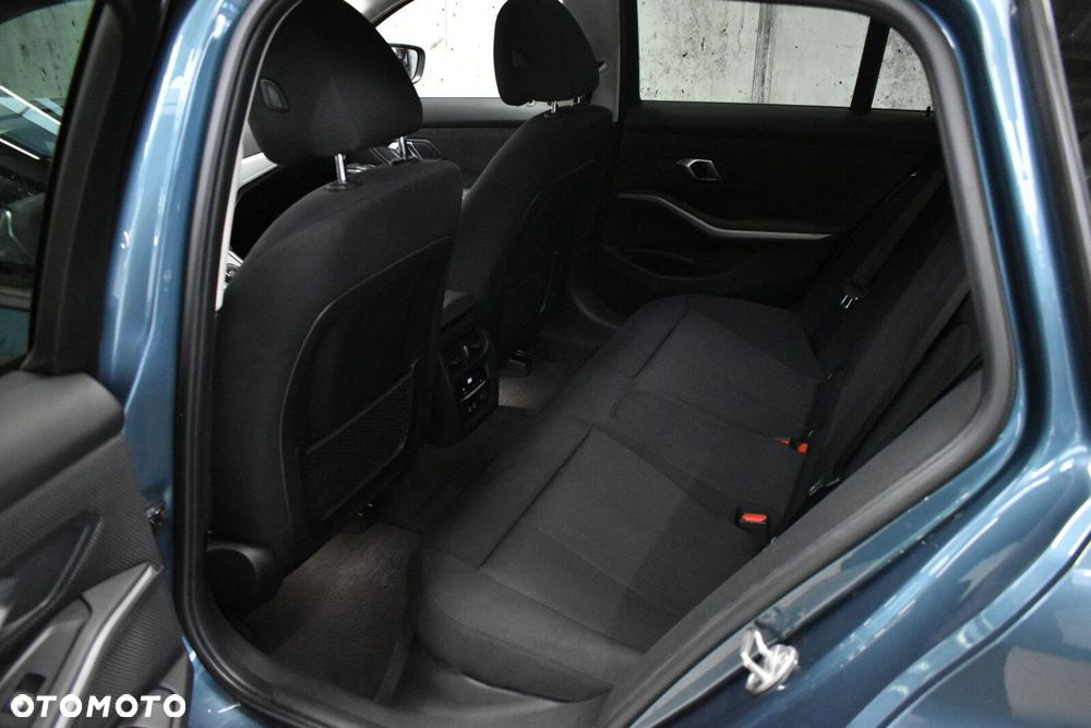 BMW Seria 3 320d xDrive Advantage - 20