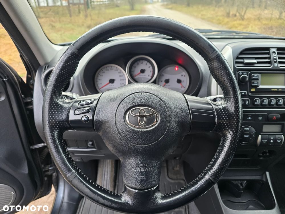 Toyota RAV4 2.0 VVT-i 4x4 - 12
