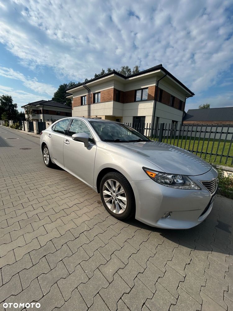 Lexus ES - 7