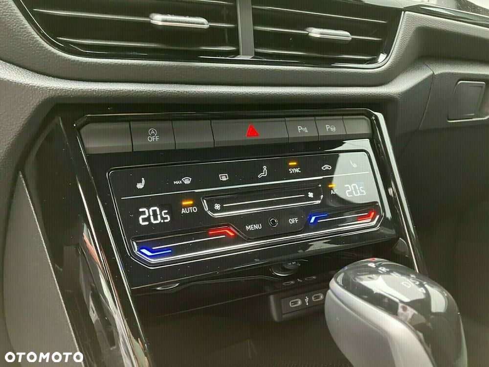 Volkswagen T-Roc - 16