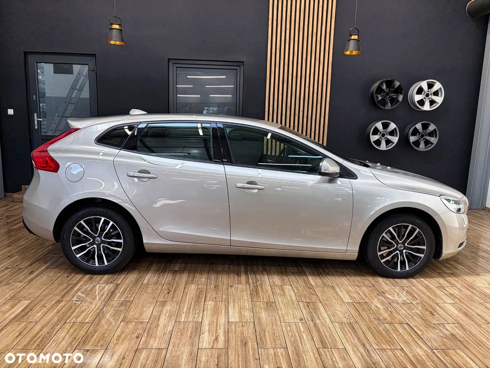 Volvo V40 D4 Geartronic Momentum - 6