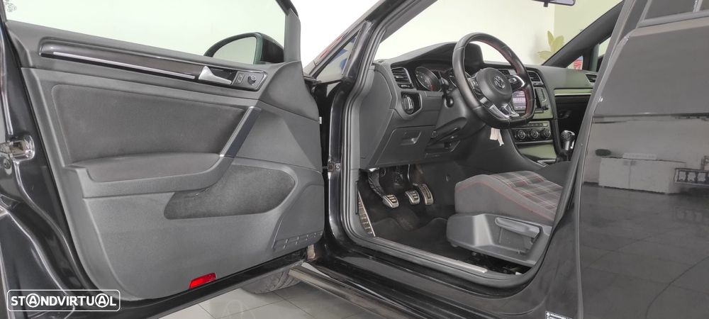 VW Golf - 15