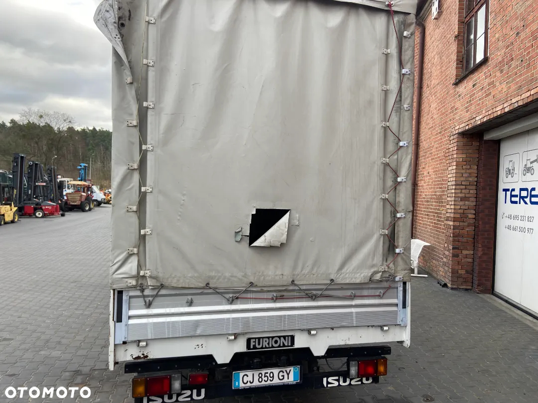 Isuzu NPR 85-5DX - 4