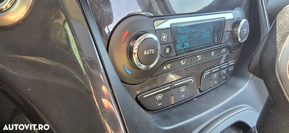 Ford Kuga 2.0 TDCi 4WD Powershift Titanium - 9