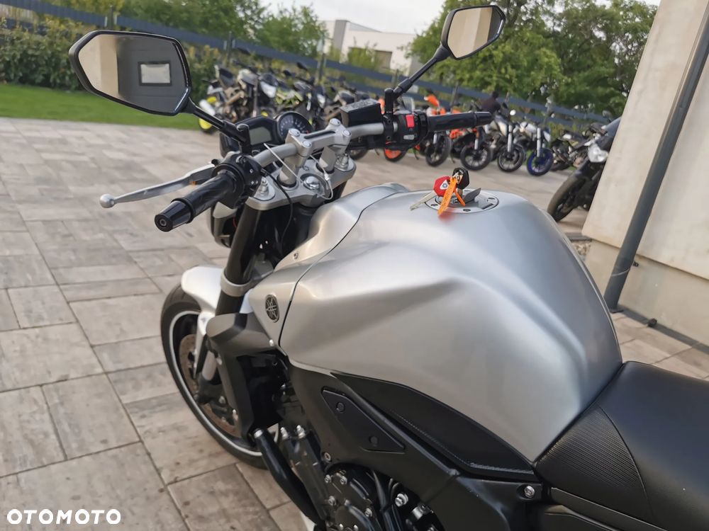 Yamaha FZ - 9