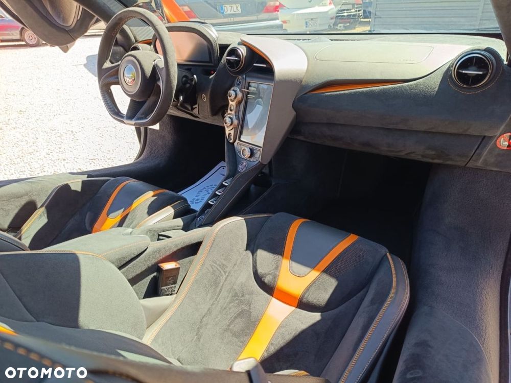 McLaren 720S Coupe - 26