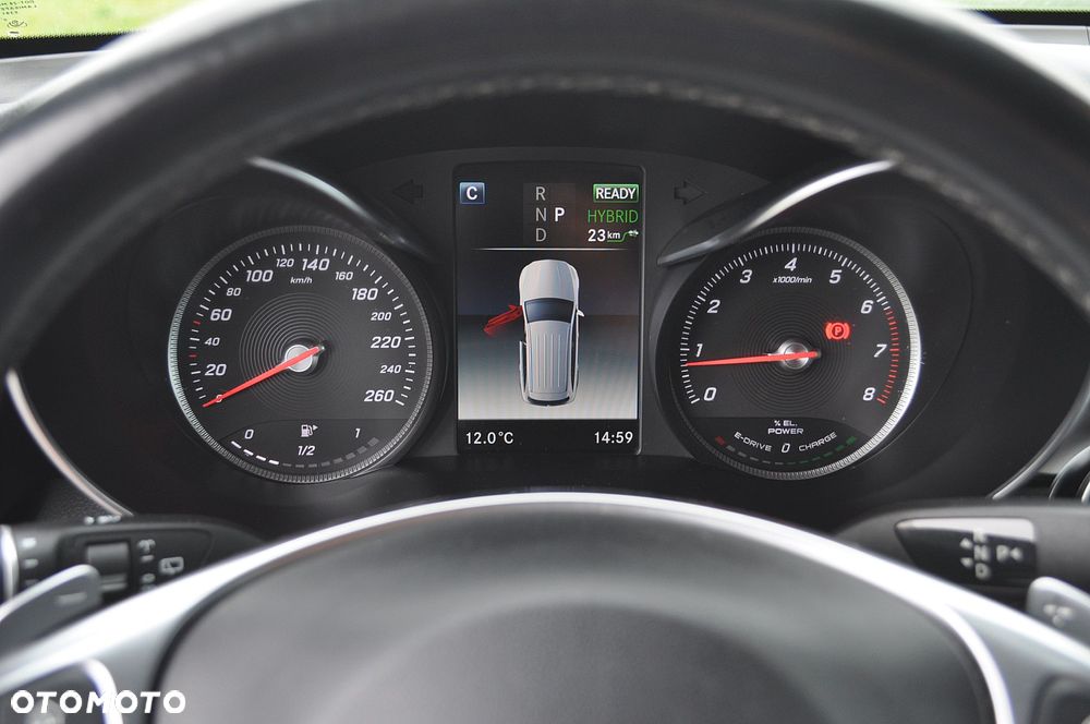 Mercedes-Benz GLC - 28
