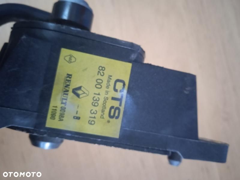 Potencjometr gazu Renault Modus 8200139319 - 3